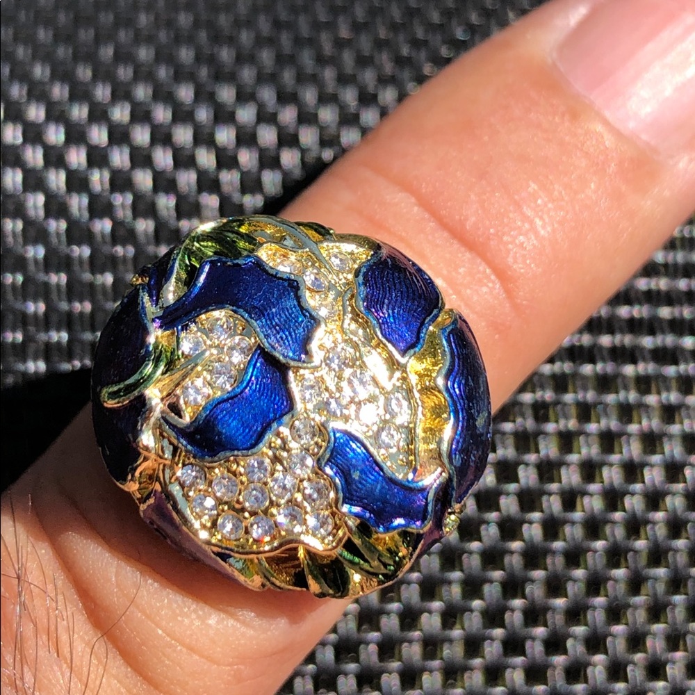 Ring - Picture 3 of 9